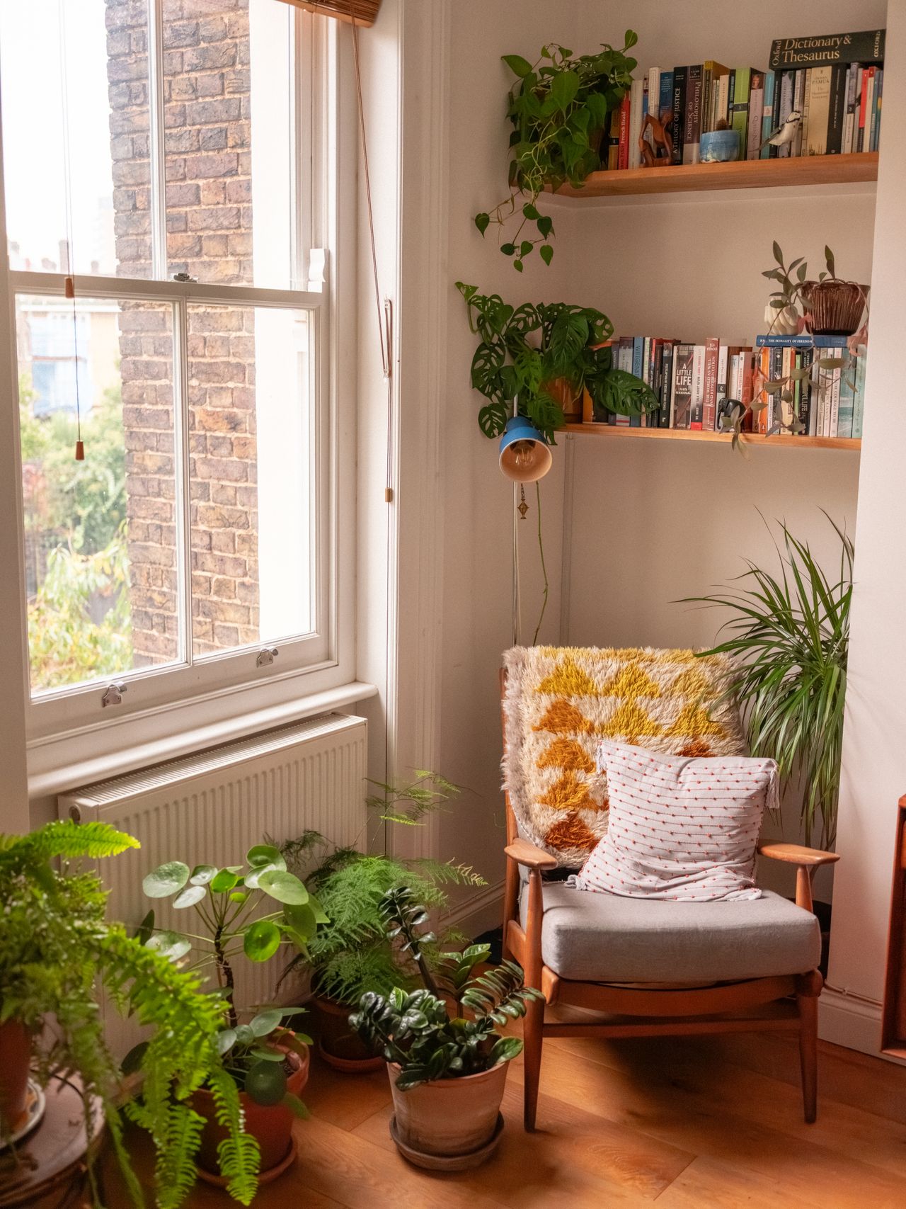 25 Ways to Build a Reading Nook in Your Home