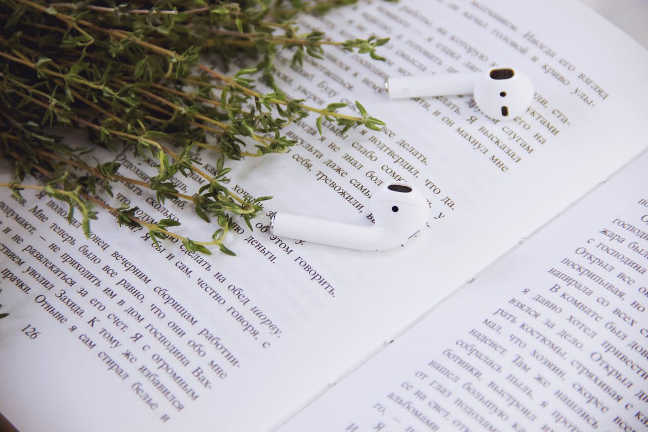 Does Listening to Audiobooks Count as “Reading”?