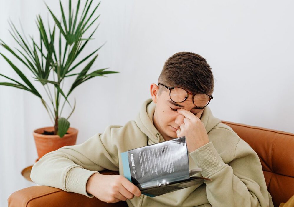 Should You Force Yourself to Finish Books You Hate?